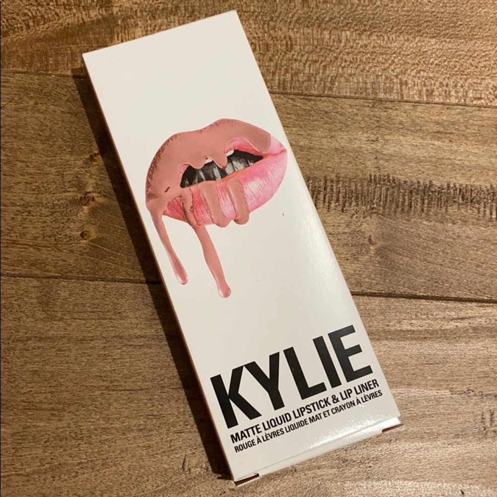 Kylie matte liquid lipstick and lip liner